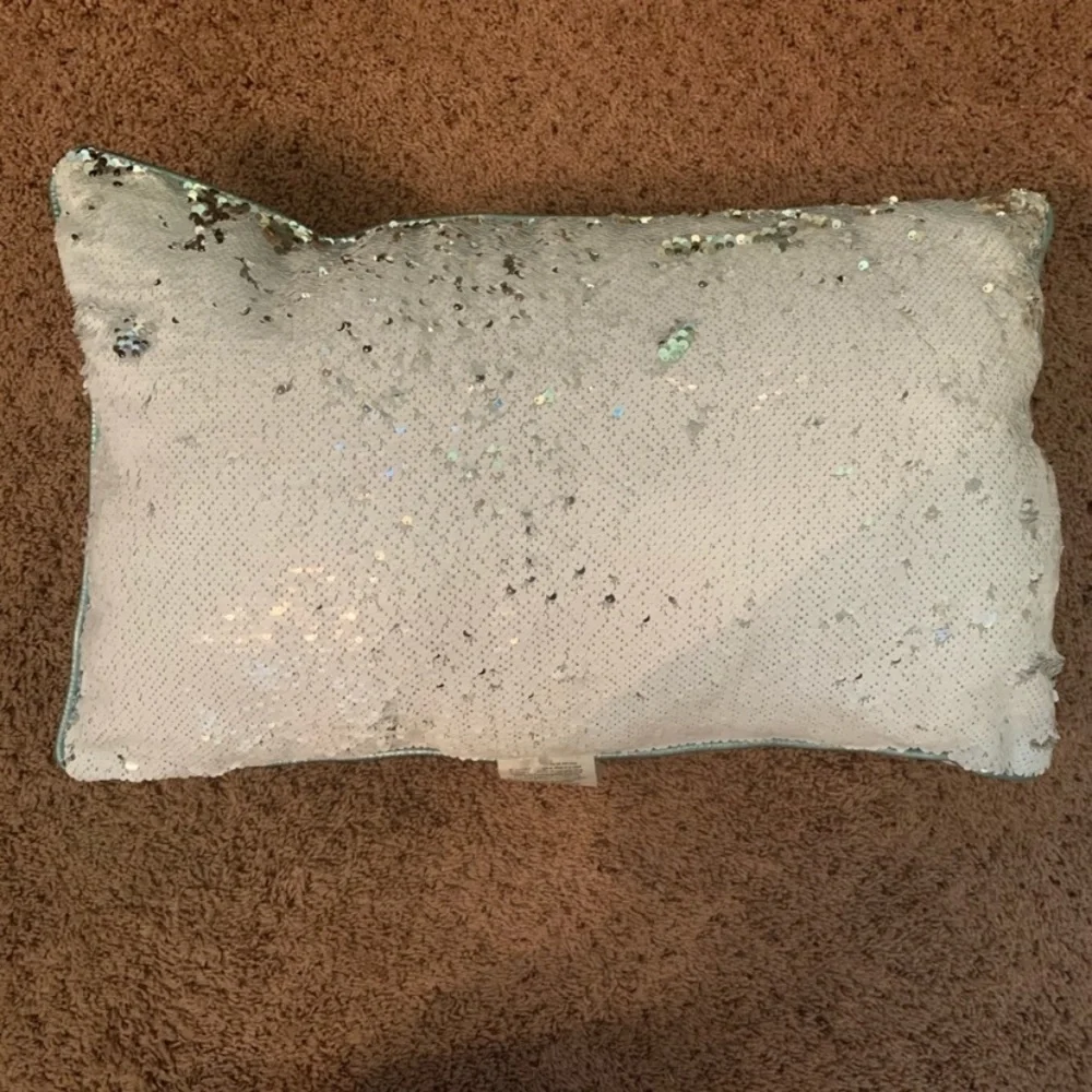 nwt disneys frozen 2 flip sequin large pillow bedding Elsa anna